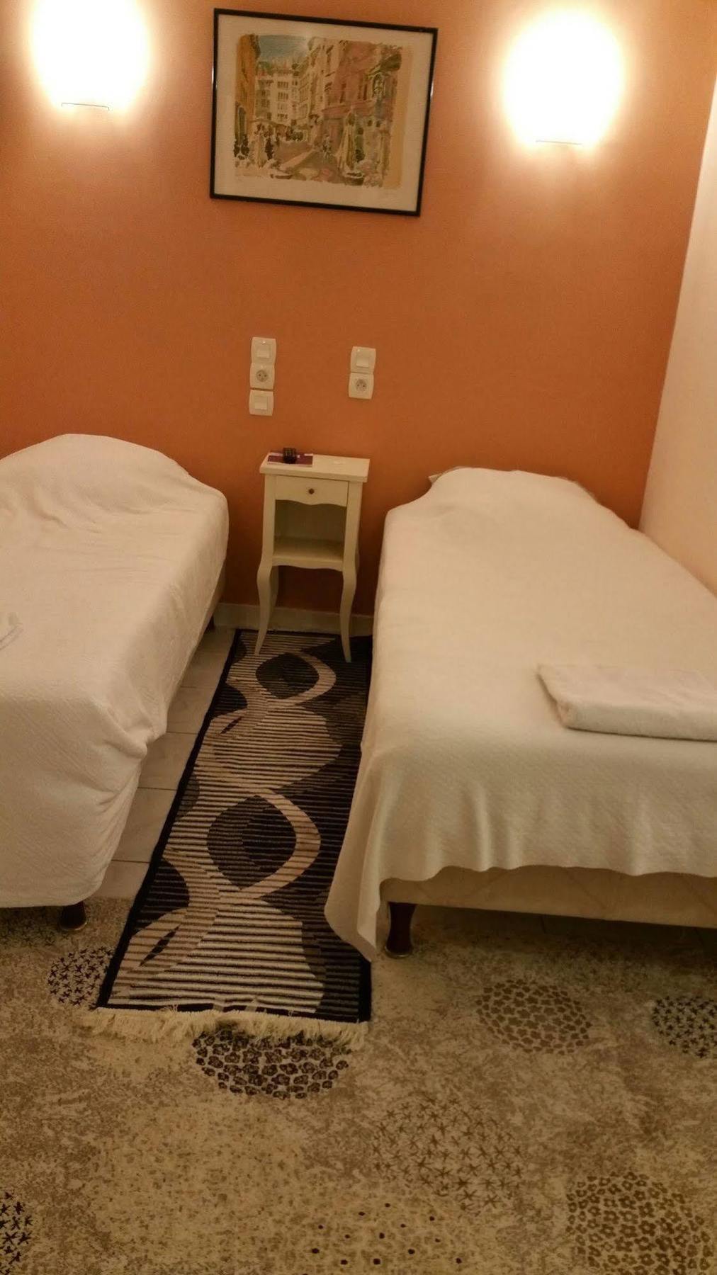 Hotel Des Voyageurs Montpellier Esterno foto